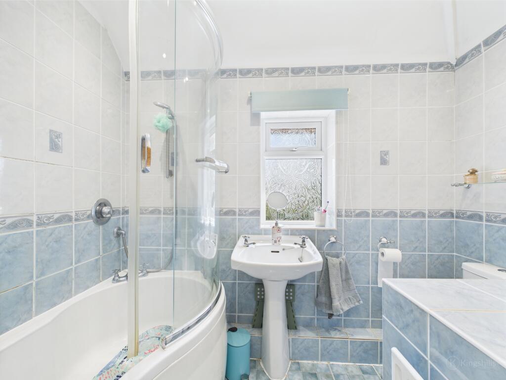 CAM02136G0-PR0396-STILL008