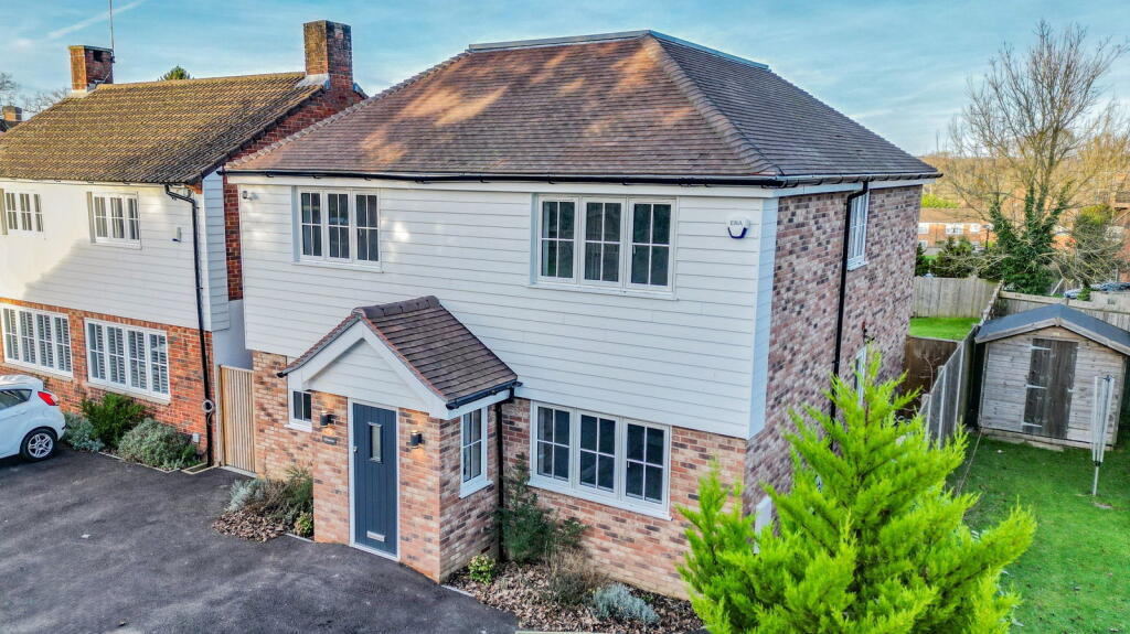 New Home Of Over 2,000sq.ft In The Heart Of Hawkhurst