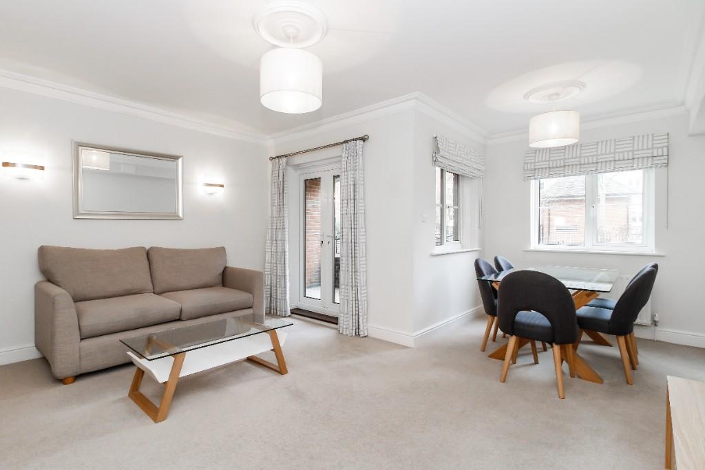 Living/dining area