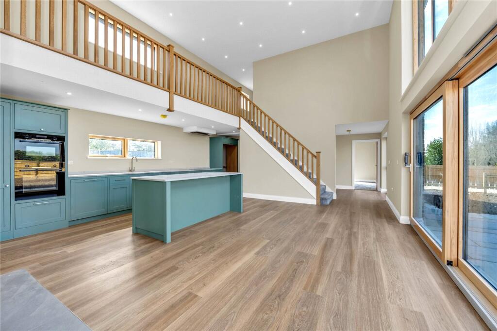 Kitchen/Dining Area