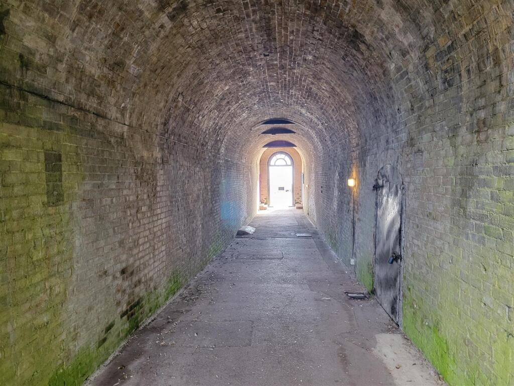 Tunnel