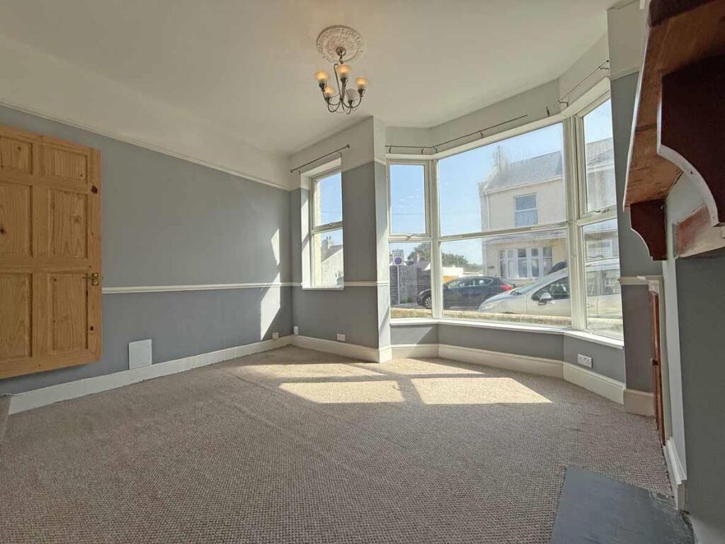 Renown Street 2 - Lounge 2.jpg