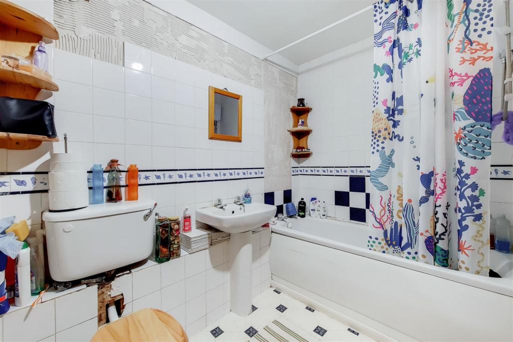Bathroom.jpg