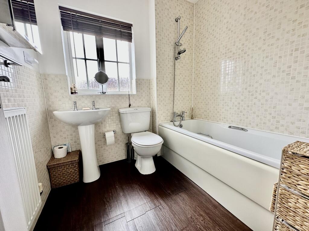 Bathroom.JPG