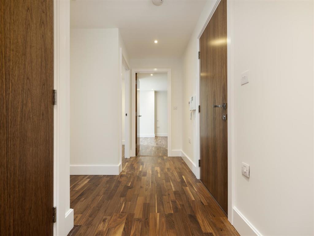 Hallway.jpg