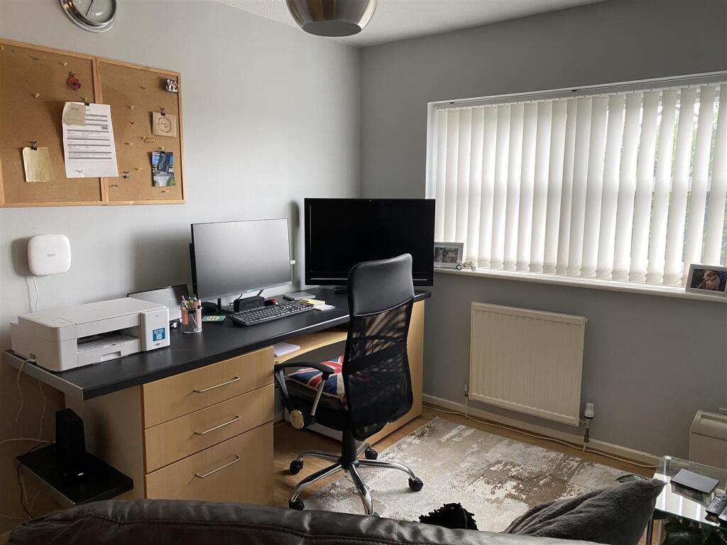 Bedroom no.3 rear double: