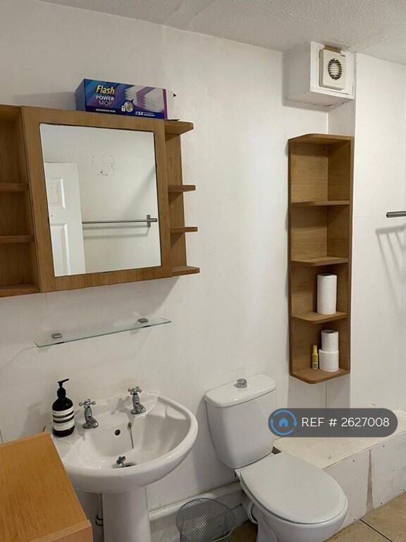 En-Suite Bathroom