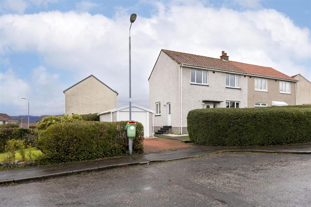 4_ALDER_AVE_LENZIE_002.JPG