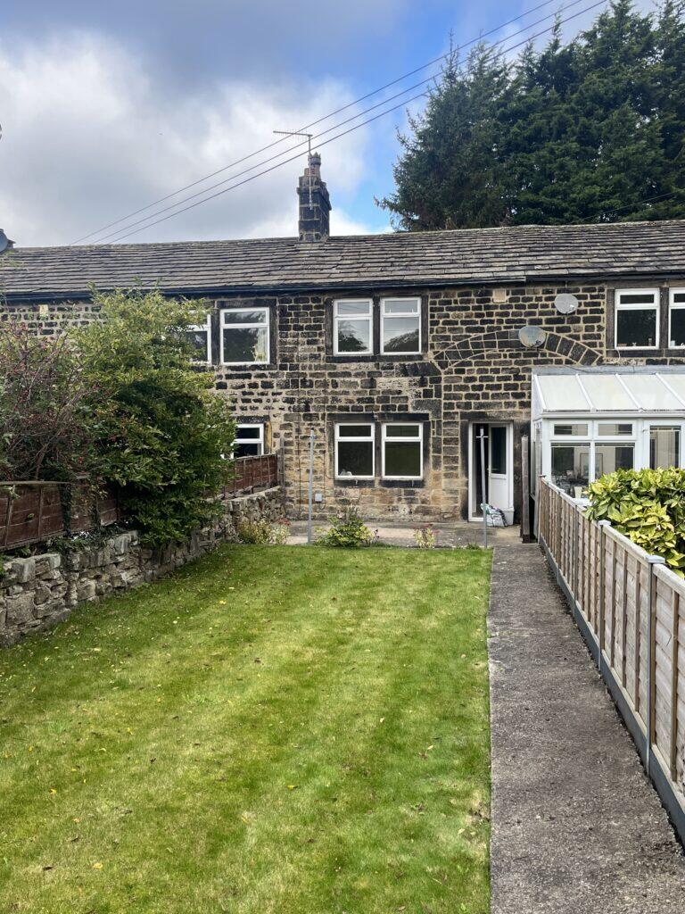 Braeburn Cottage, 6 Greenside, Rawdon, Leeds, LS19 7DW