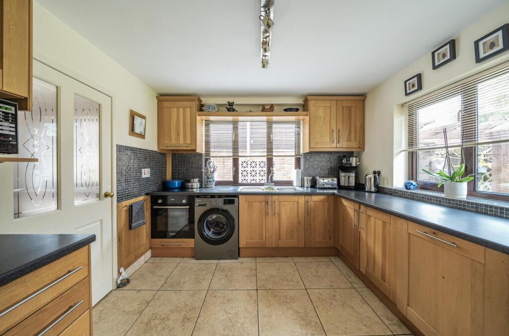 3 Crick Road, Rugby (15).jpg