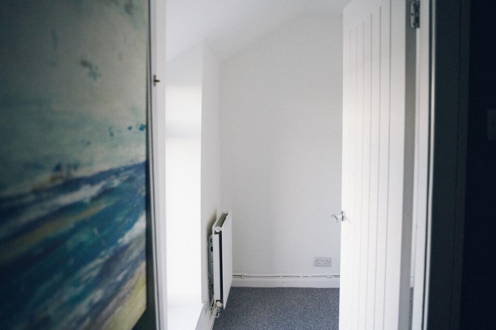 Ystafell Wely 1 / Bedroom 1