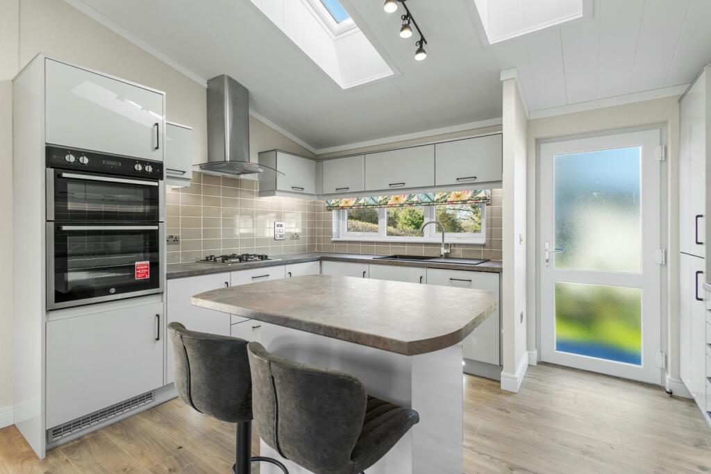 cacb0118cefeafab6a953c27584dbeade571a61bd44a06a76f