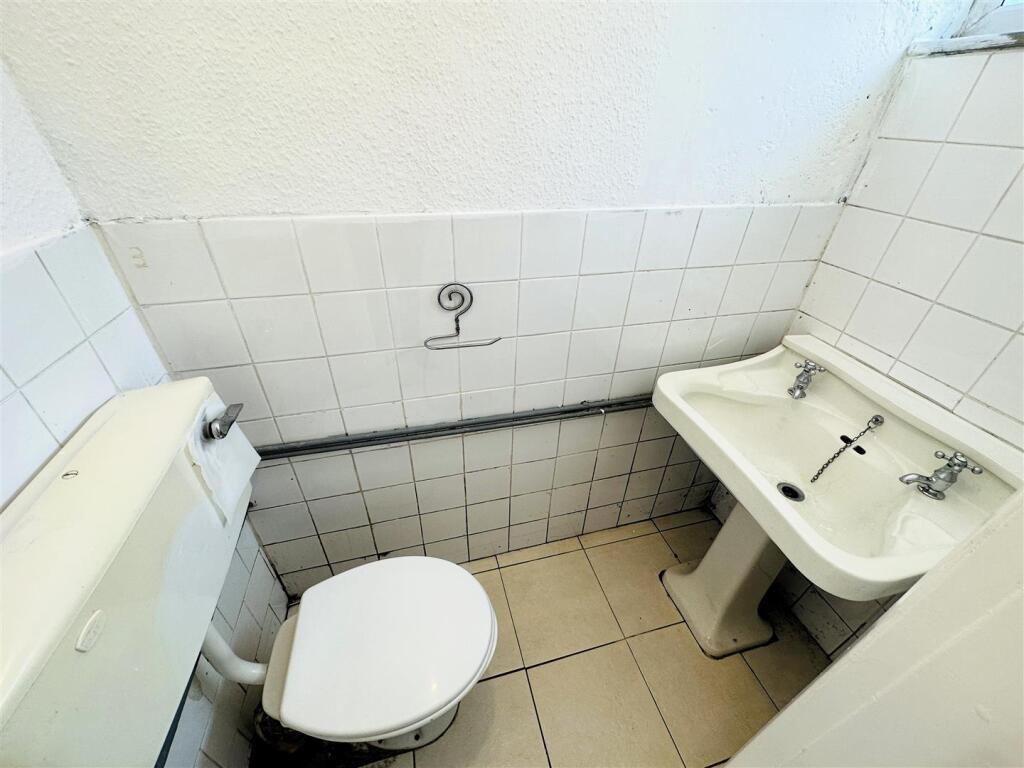 GF WC