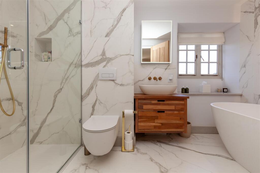 Bedroom 2 - En Suite 1.jpg