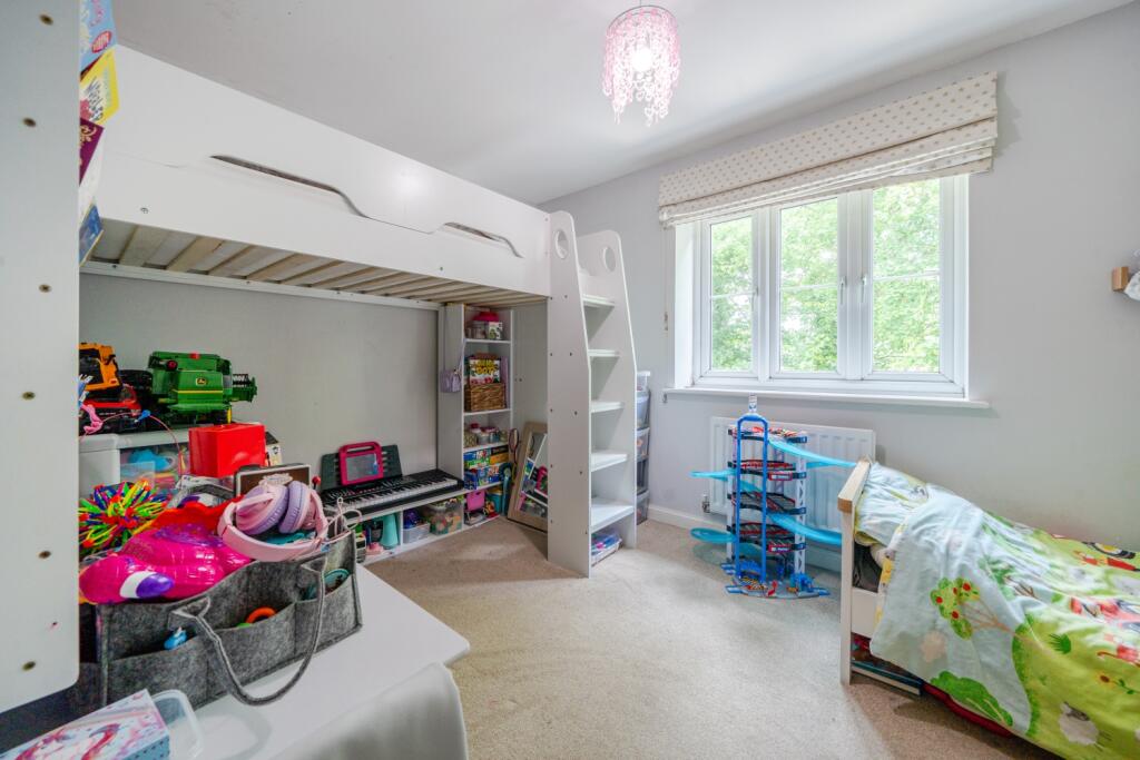 1298142-15-68386bb649409