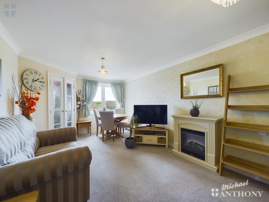 CAM03218G0-PR0277-STILL001