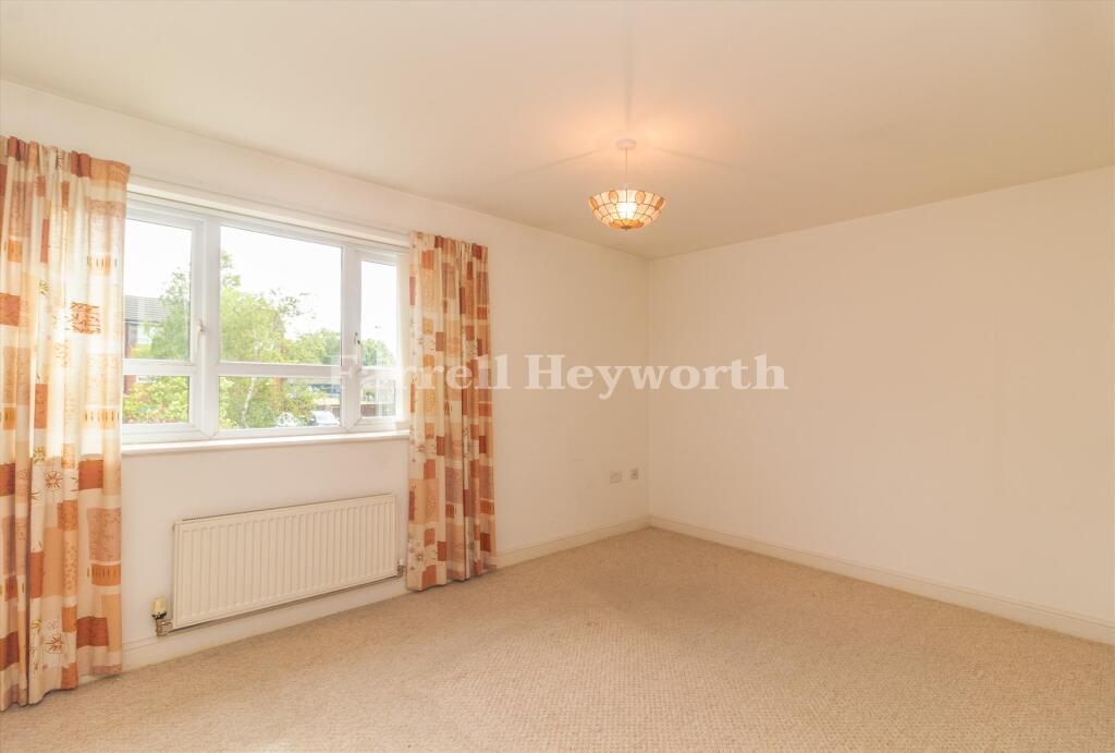 Bedroom 1 T202511051223.jpg