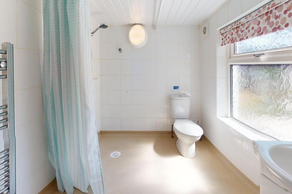 Four-Winds-Bathroom(1).jpg