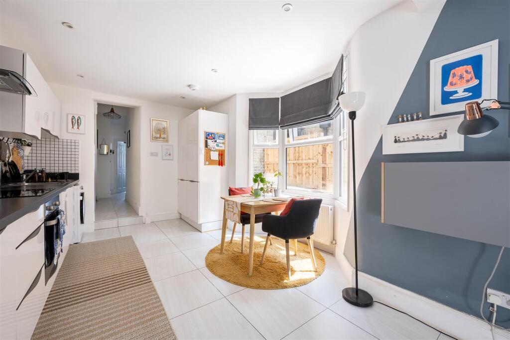 Spruce Hills Road, E17