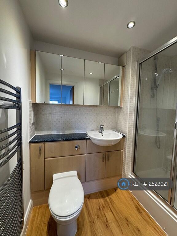 En-Suite Shower