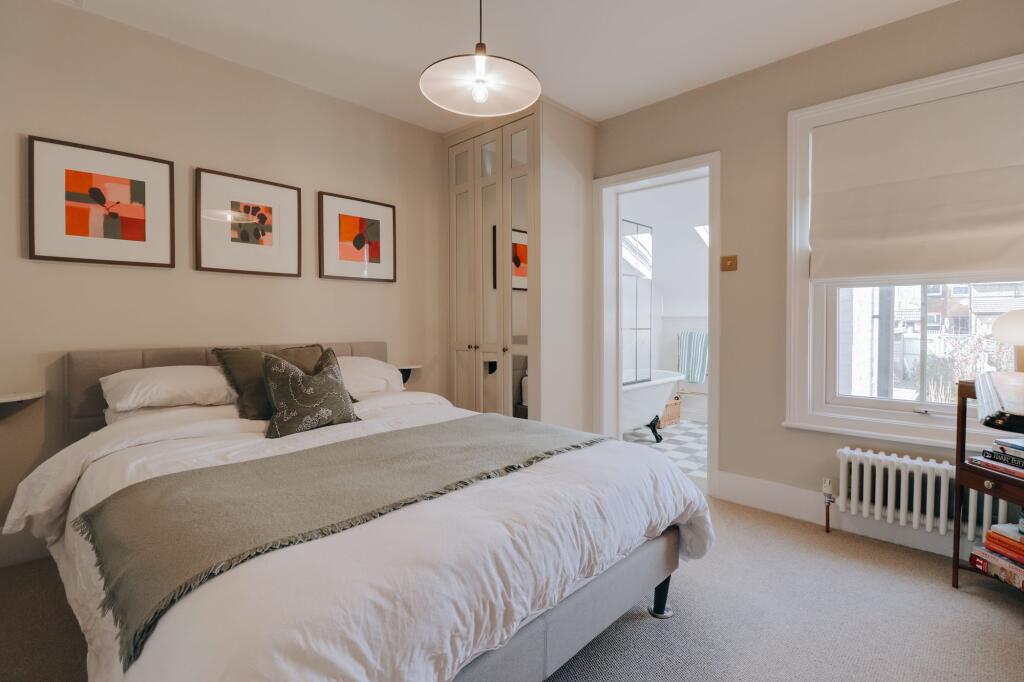 Main bedroom
