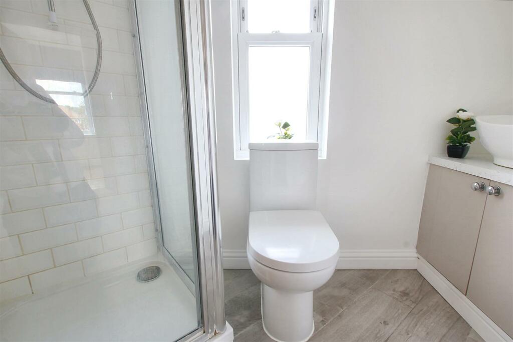 Shower Room.JPG
