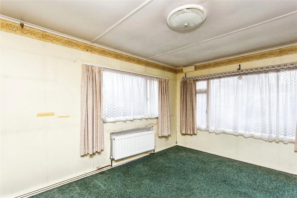 Sitting/Dining Room