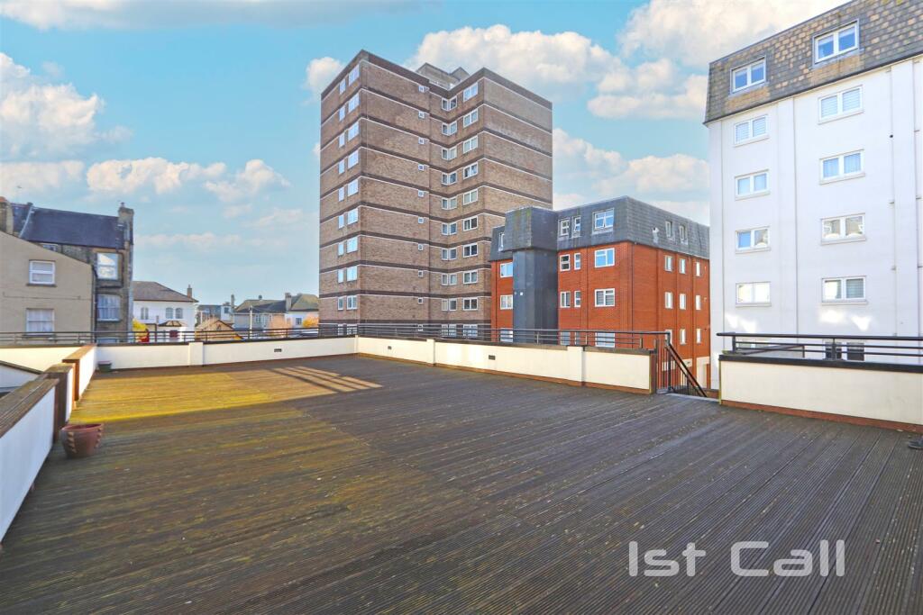 Communal Roof Terrace