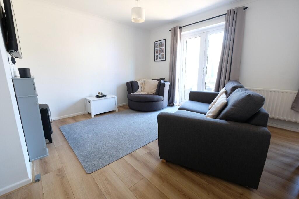SITTING/DINING ROOM