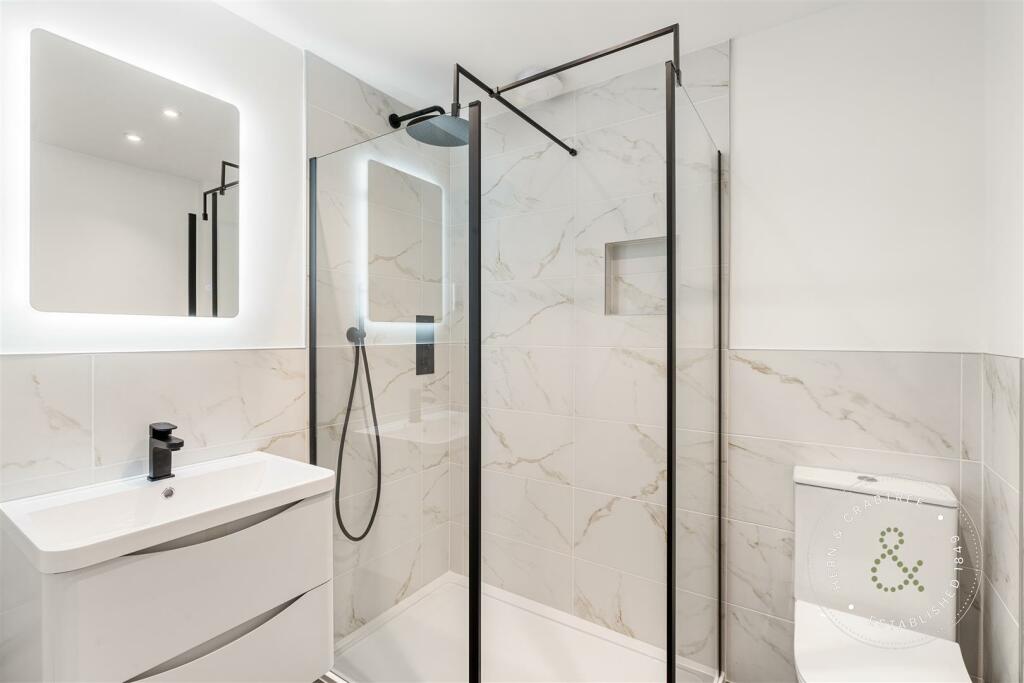 Cathedral Road, Apt 3, HernCrabtree (15).jpg