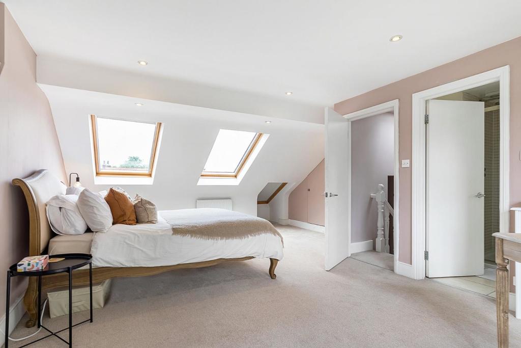 Bedroom Two (3).jpg