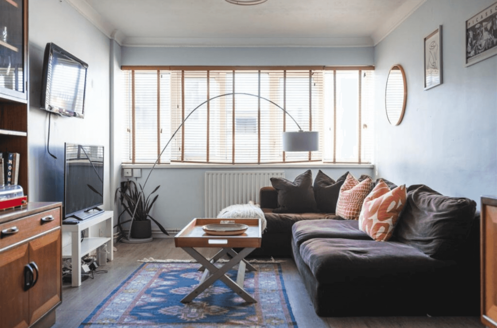 LIVINGROOM ONE