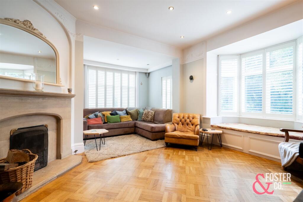 15 SURRENDEN CRESCENT FINSHED EDITS-24.JPG