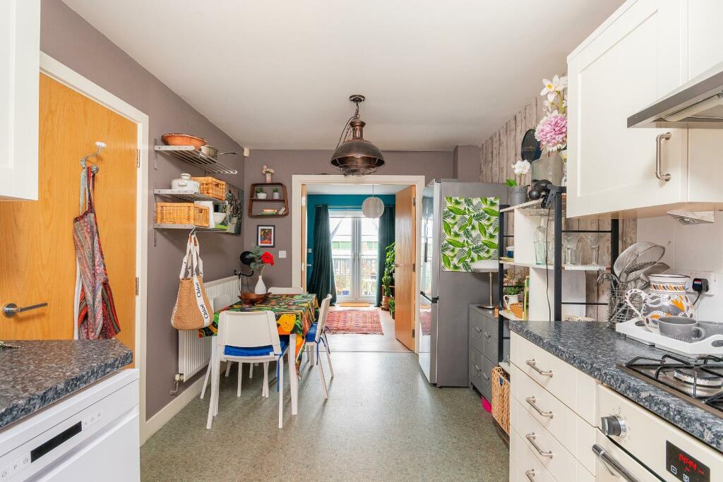 8B8SHD - KitchenDiner E.jpg