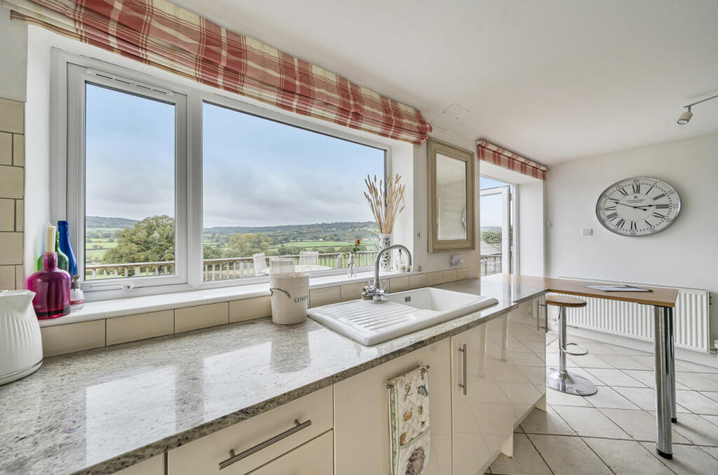 1364639-6-68ed2b6...