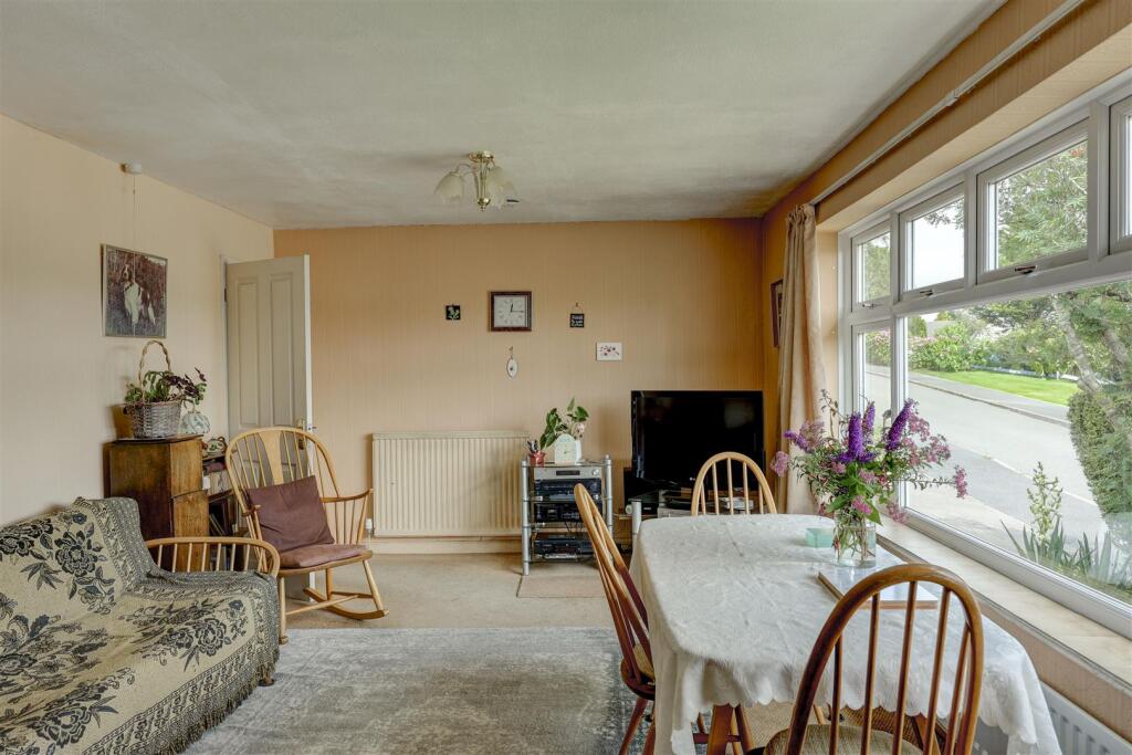 Lounge / Dining Room