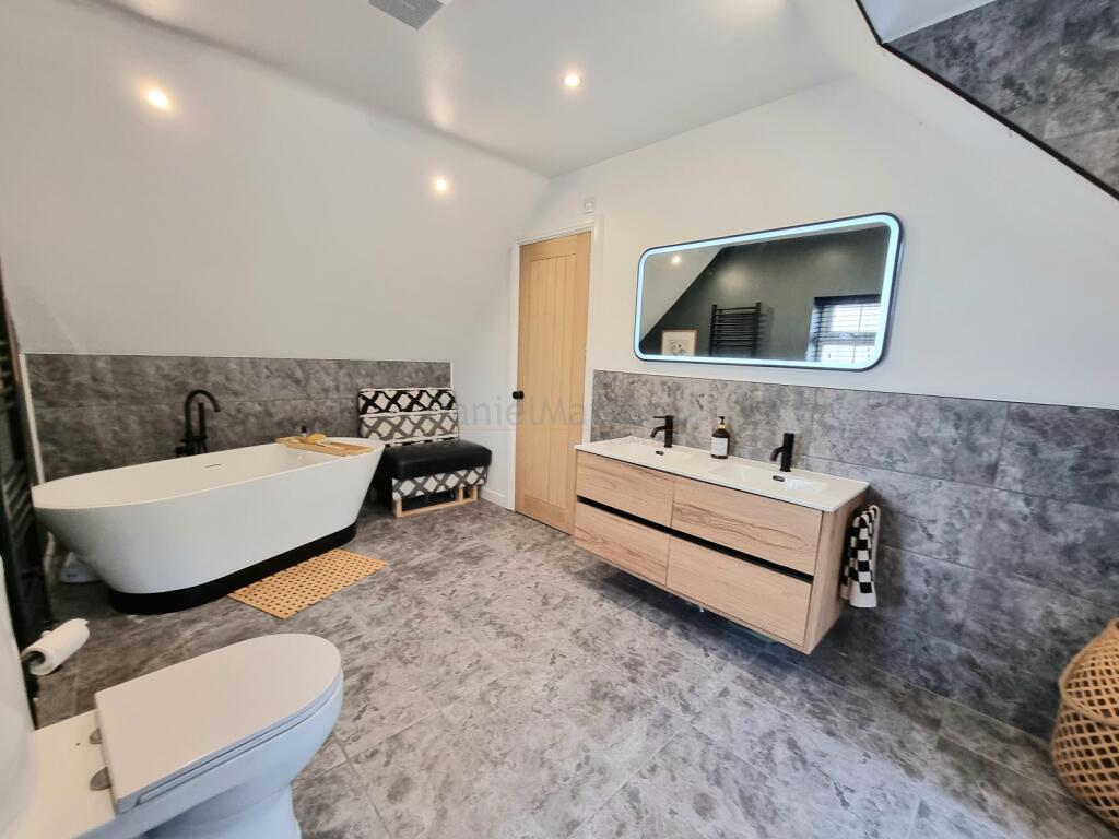 Second En-Suite