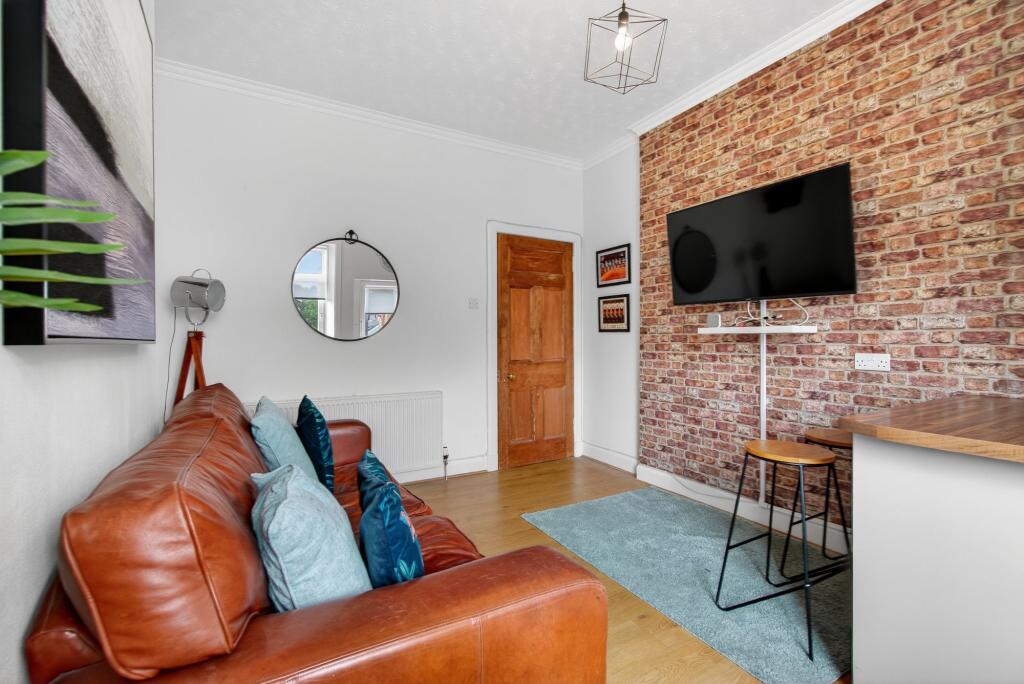 Lounge / Kitchen
