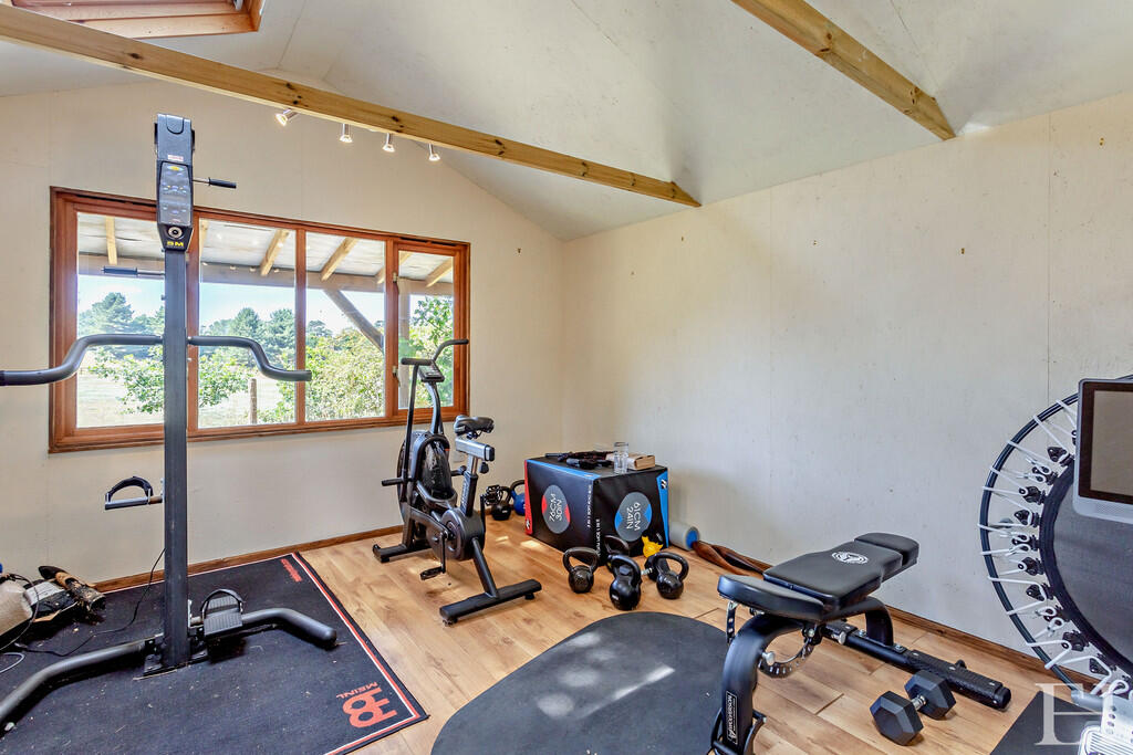 8654607-interiorW...