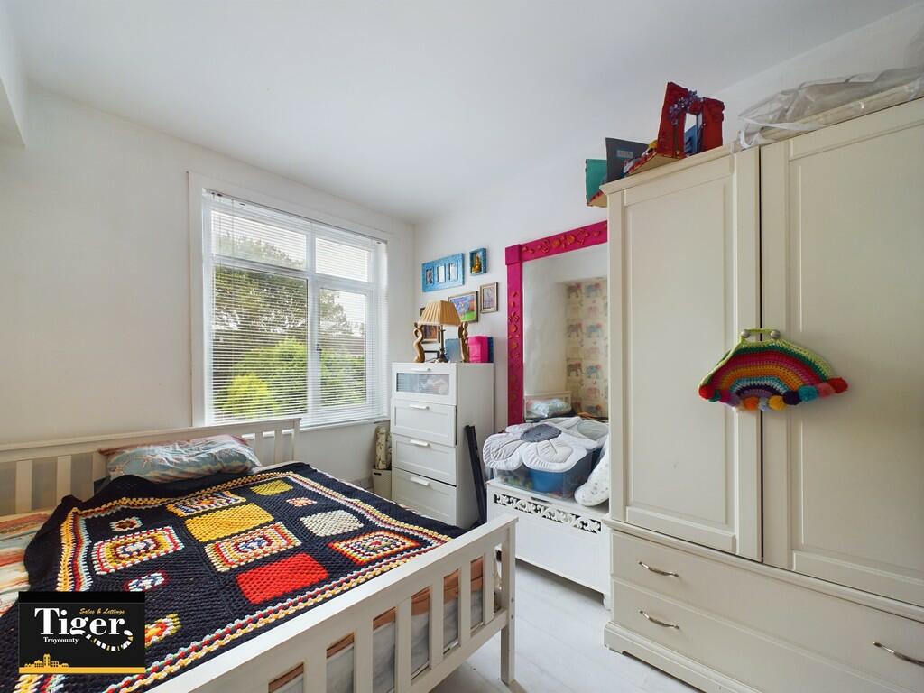 CAM02176G0-PR0279...