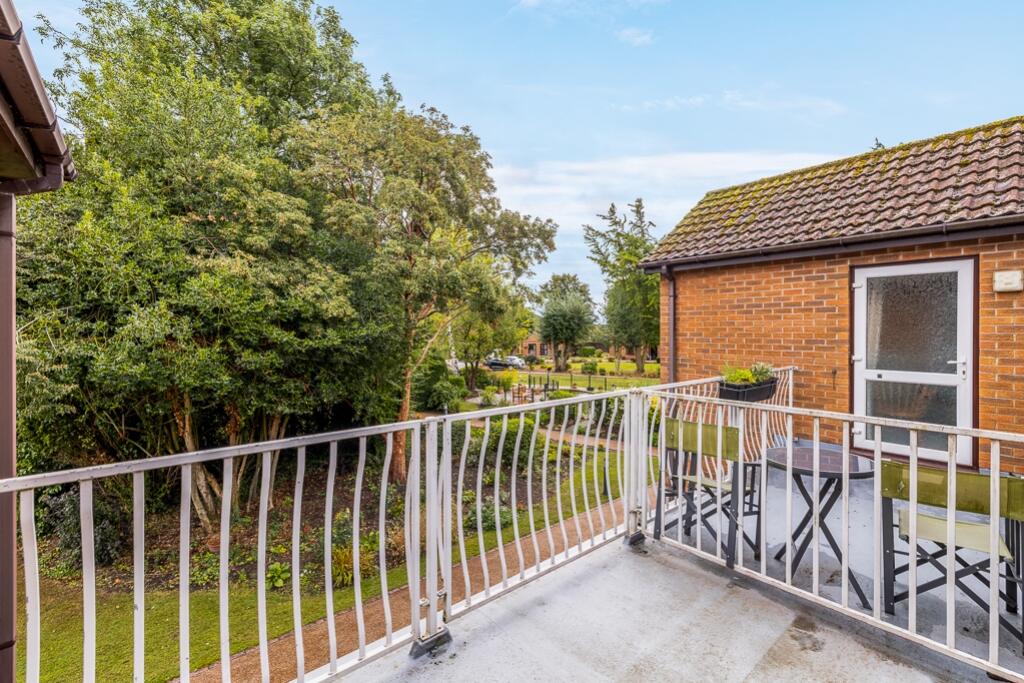 Flat 4 Elm Court (Boston)-18