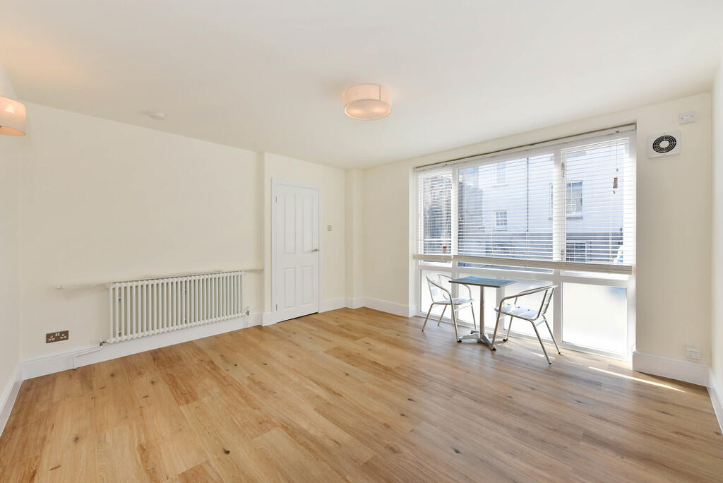 8 Milborne Mews (...