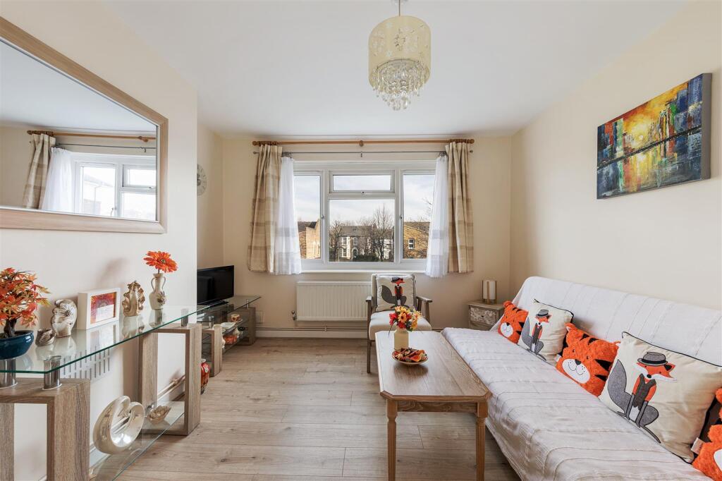 Bulwer Court Road E11
