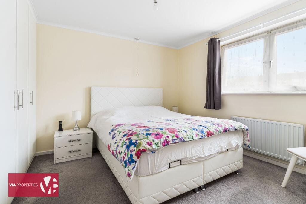 Bedroom 2 - 1st floor - front aspect