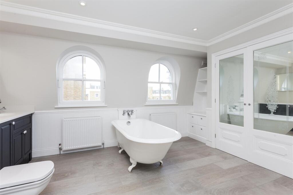 Faroe Road  - Ensuite.jpg