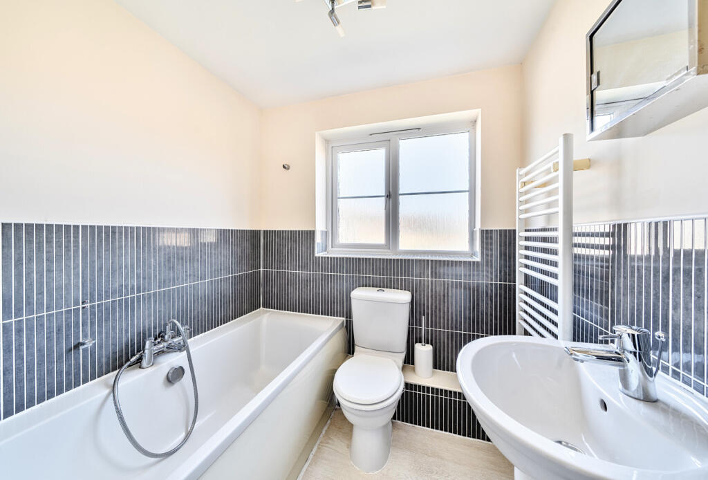 1295140-29-682eea...