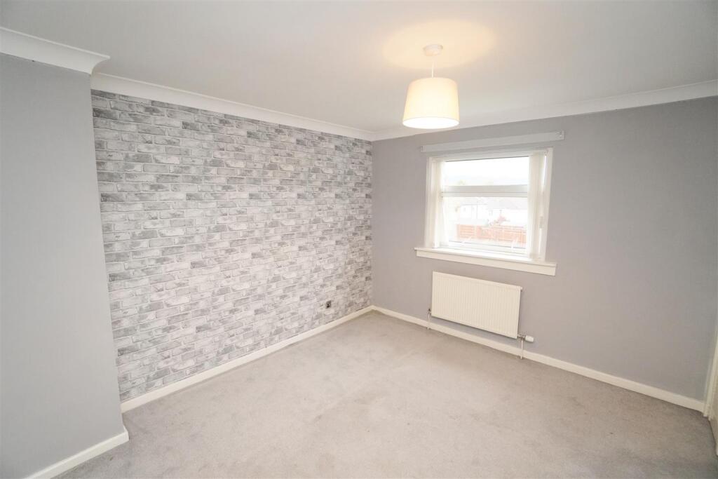 bedroom2.jpg