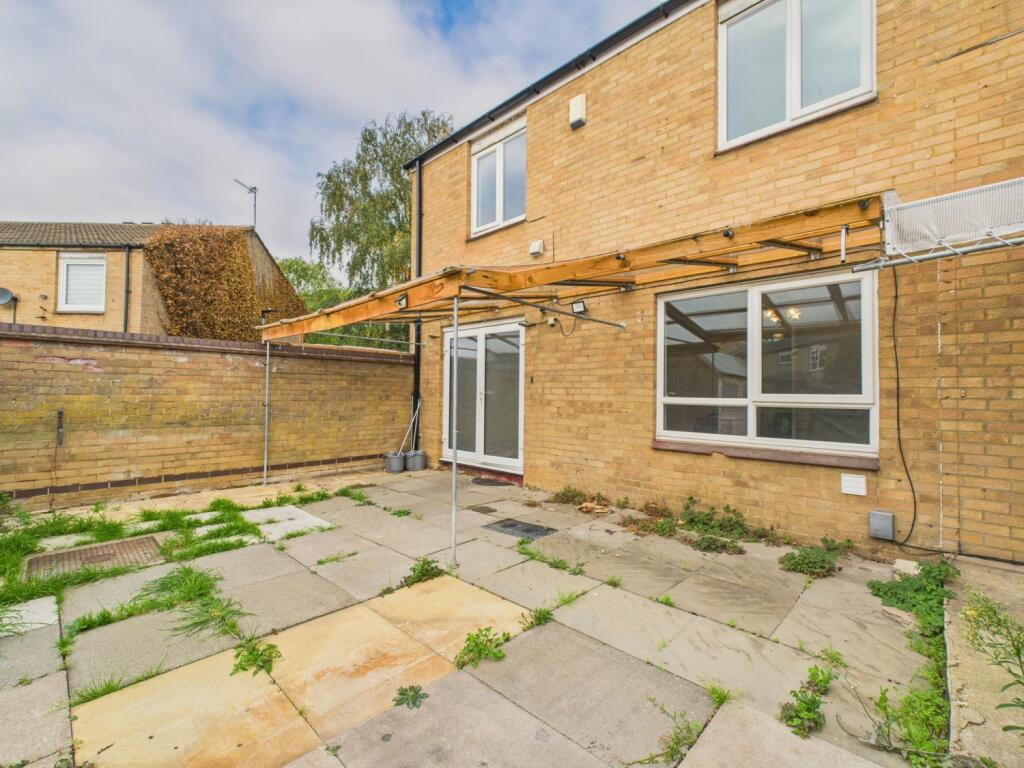 CAM01909G0-PR0406-STILL014