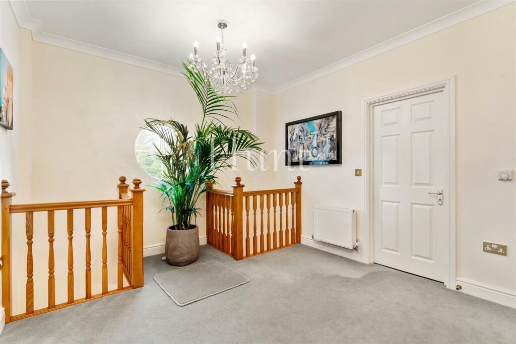 First floor landing.jpg