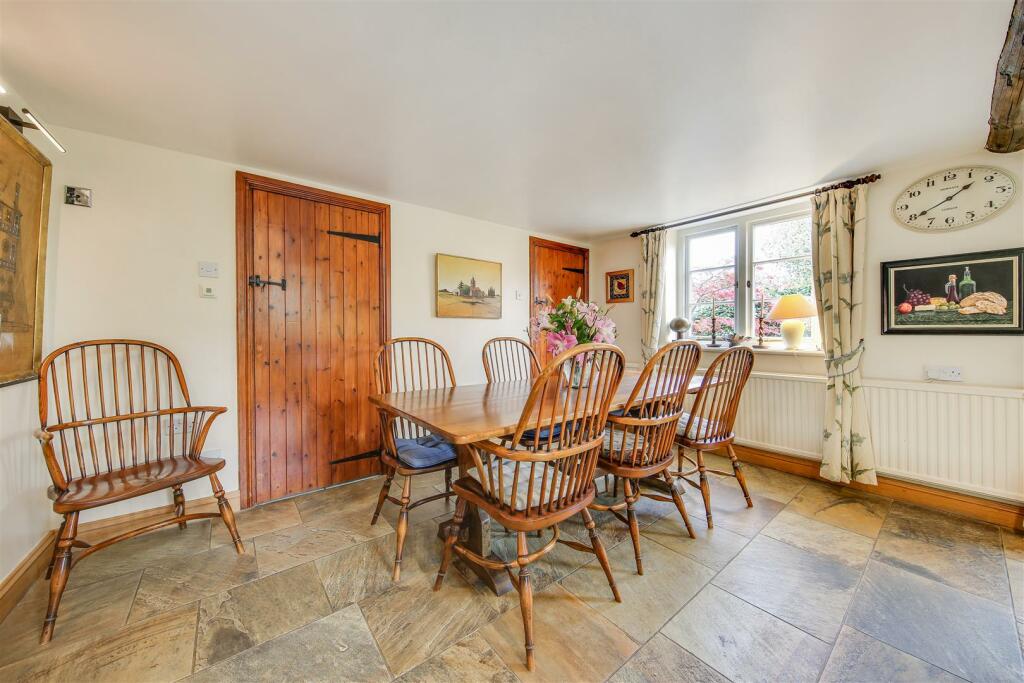 Dining Area.jpg